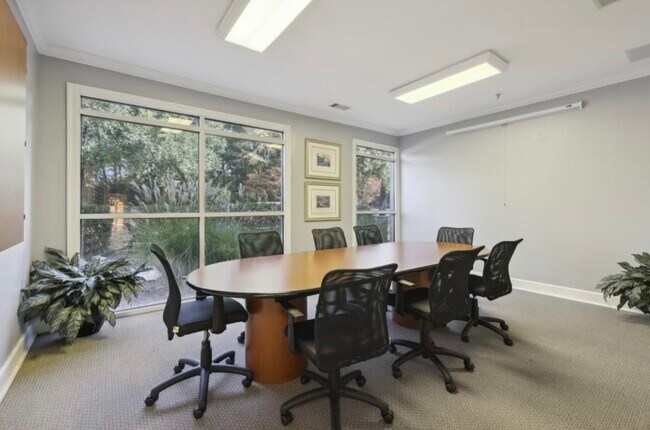 Foto del edificio - 10 Perimeter Summit Blvd NE