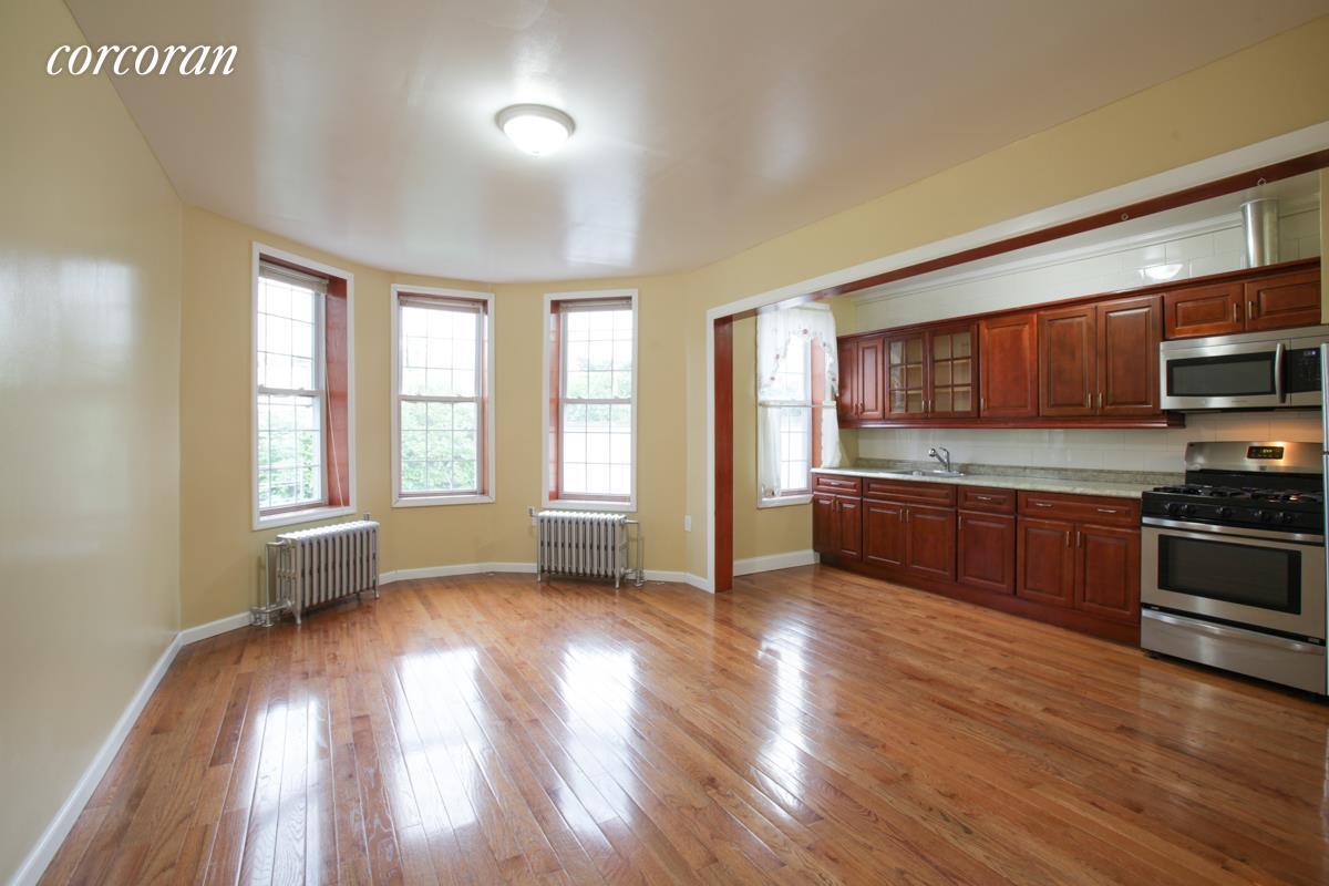Primary Photo - 214 Moffat St
