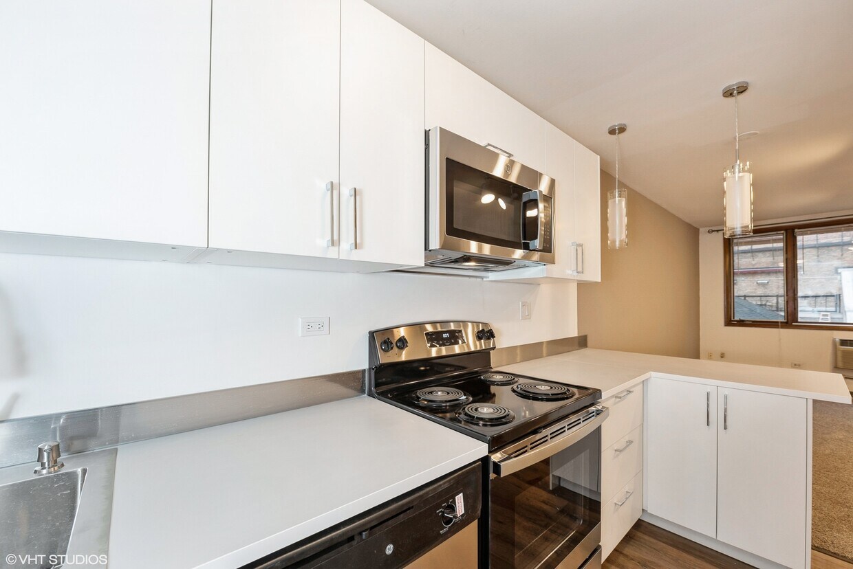 Foto principal - 1355 N Dearborn St