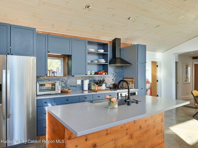 Building Photo - 36 Summers Ln