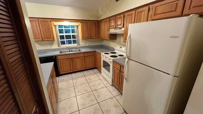 Building Photo - Charming 3 Bedroom and 2 Bath Home in St. ...