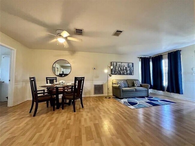 Foto del edificio - 7523 Mayland St