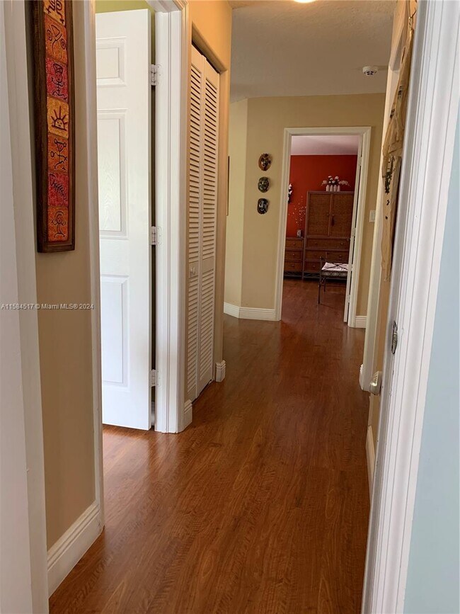 Building Photo - 7001 SW 164th Ct