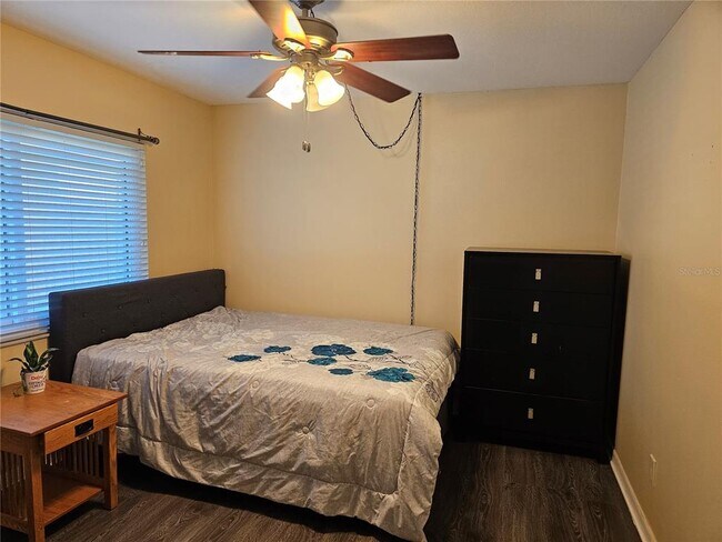 Foto del edificio - 16128 Gardendale Dr