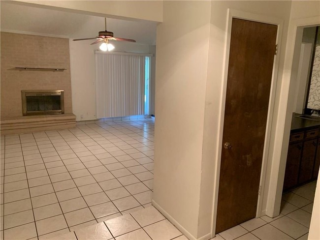 Foto del edificio - 10617 Oak Grove Rd