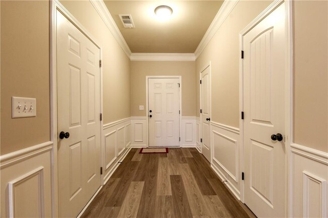 Foto del edificio - 606 Oakside Pl