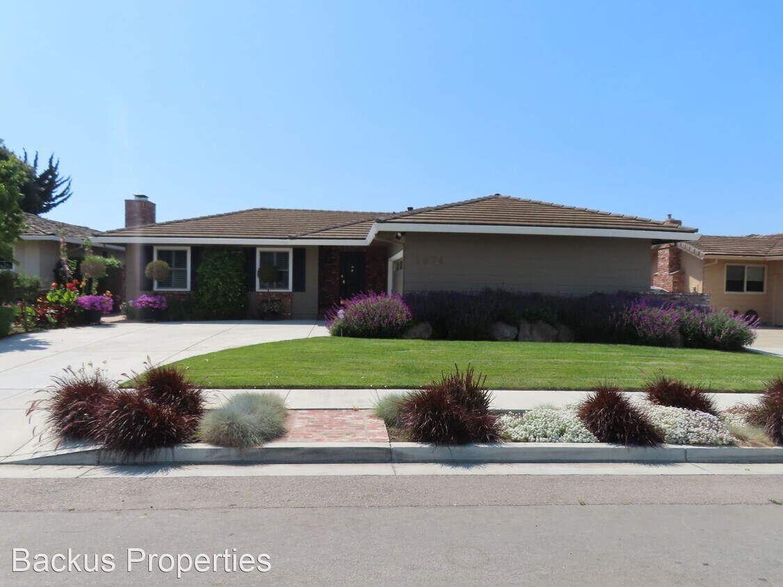 3 br, 2.5 bath House 1074 San Vincente Ave. House Rental in Salinas