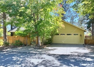 Building Photo - 1279 NW Vicksburg Ave