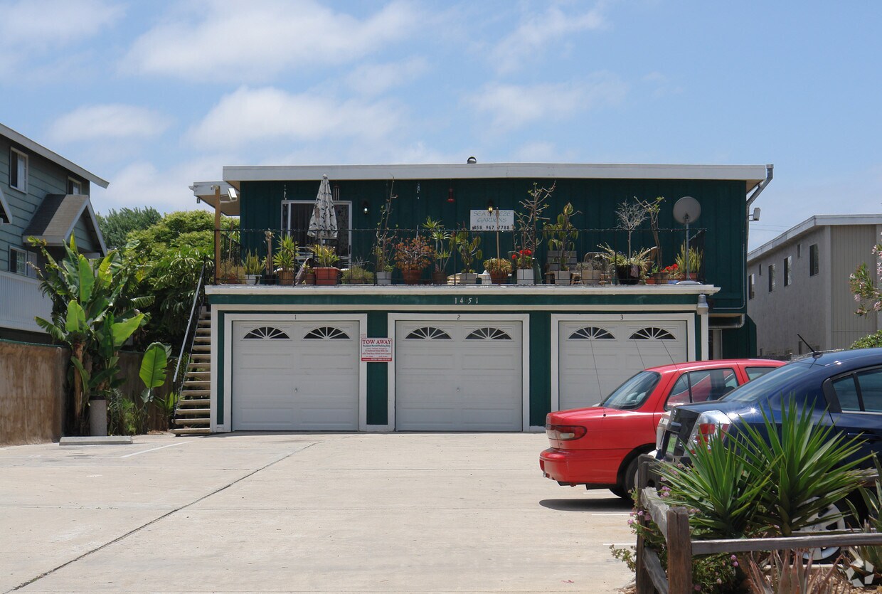 Building Photo - 1451 Hemlock Ave