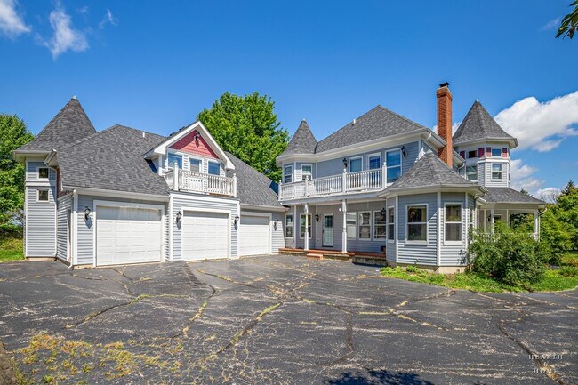 Building Photo - 45W235 Hillview Ln