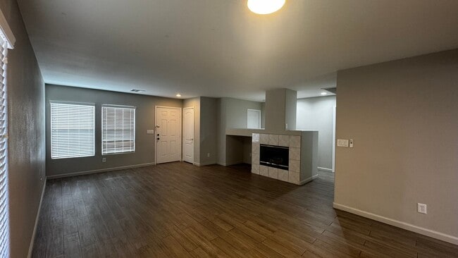 Building Photo - SW Single Story ONLY $1998