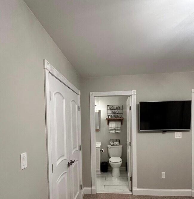 Foto del edificio - 225 Snow Shoe Ln