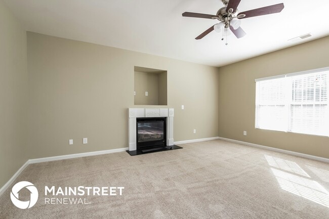 Building Photo - 5892 Village Loop
