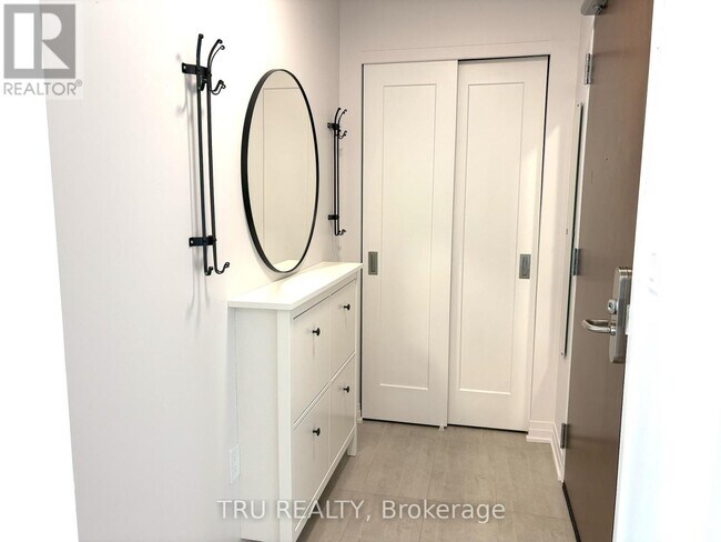 Photo du bâtiment - 805 Carling Ave