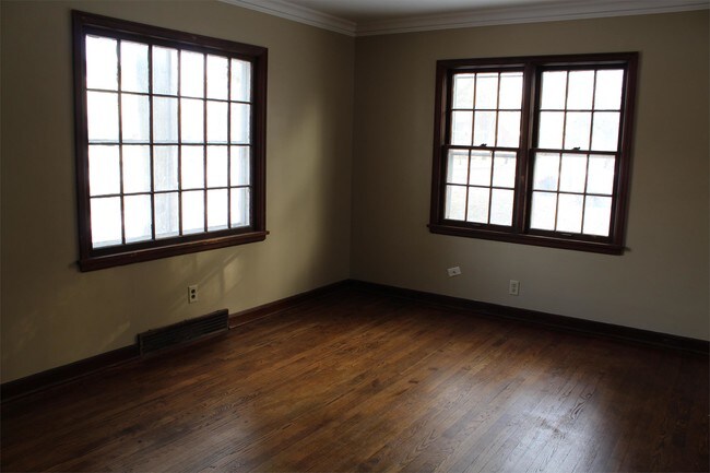 Foto del edificio - 1225 N Main St