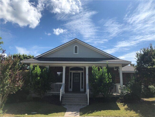 Foto del edificio - 1701 Hill Country Dr