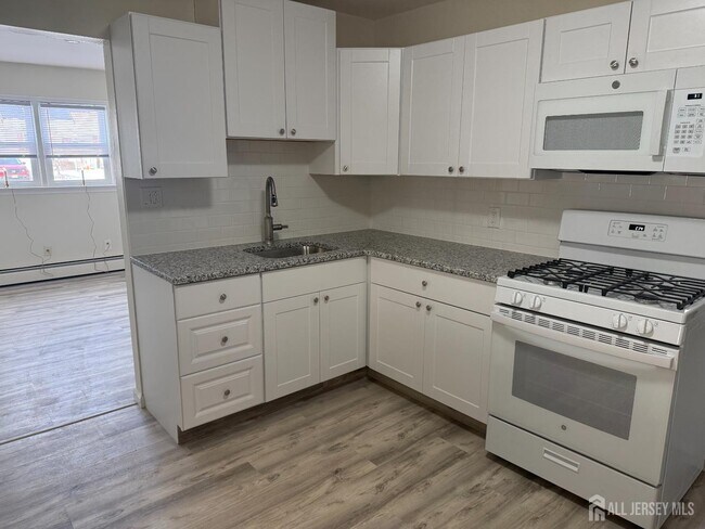 Foto del edificio - 729 Bordentown Ave