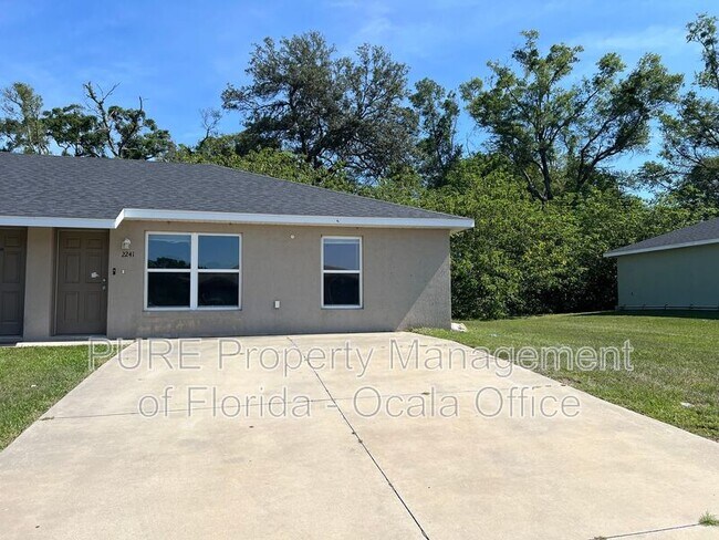 Building Photo - 2241 NE 78th Ln