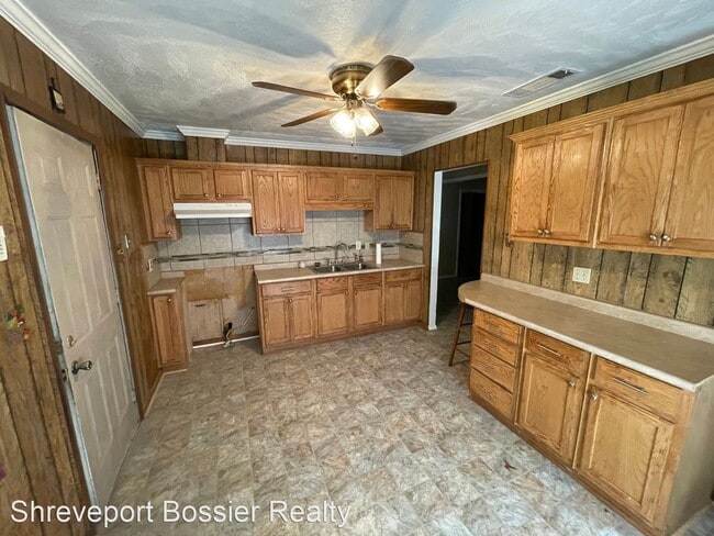 Building Photo - 3 br, 1 bath House - 7713 Gideon St