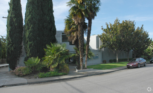 2364 Sutter Ave - La Cabana