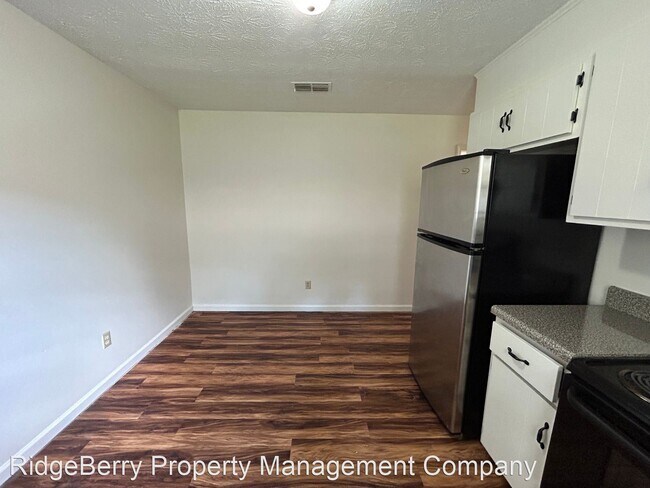 Building Photo - 2 br, 1 bath House - 220 Hennon Drive Apt G