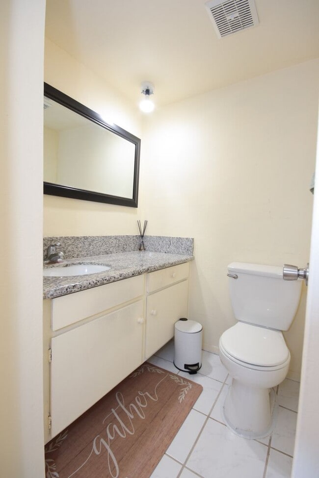 Foto del edificio - Stylish Corsican Village Retreat with Garage, Patio & Modern Convenience