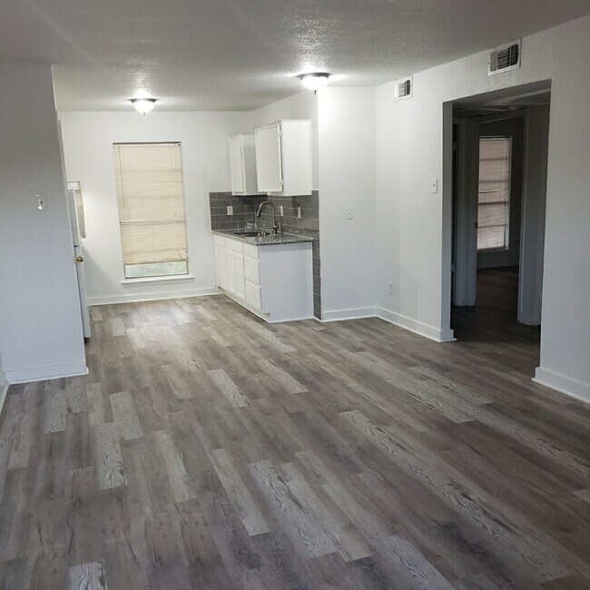 Foto del edificio - 7417 Homestead Rd