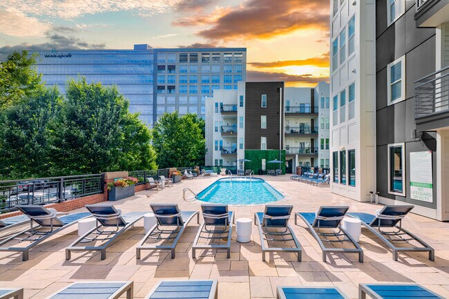 Building Photo - MAA 1225