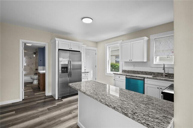 Building Photo - 25 Unit St
