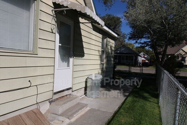 Building Photo - 353 H St