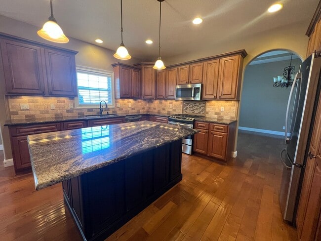 Foto del edificio - Luxurious 4-Bedroom Home in Fox Creek Subdivision!