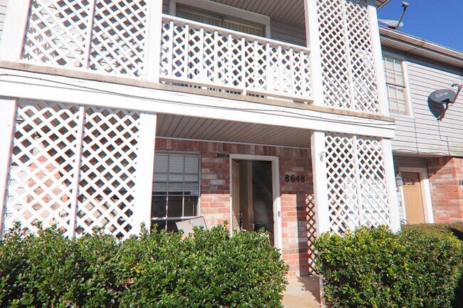 Foto del edificio - 8648 Glen Meadow Ln