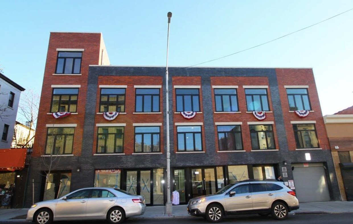 Primary Photo - 268 Bay Ridge Ave