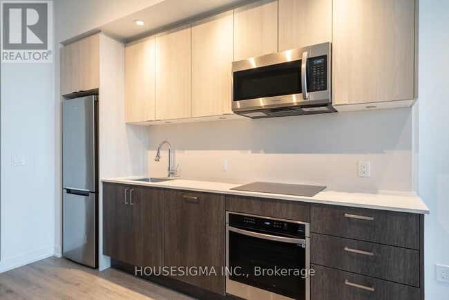 Building Photo - 1928 Lake Shore Blvd W