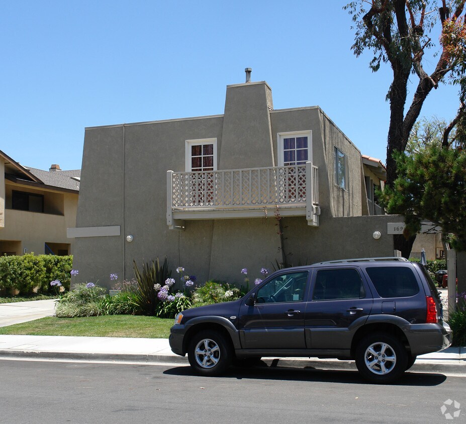 Building Photo - 16942 Lynn St