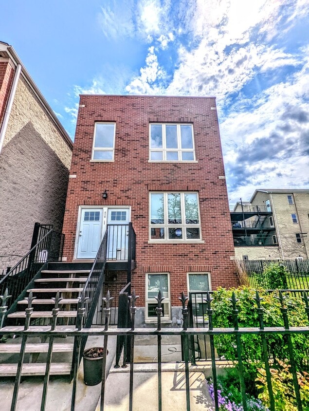 Primary Photo - 517 S Campbell Ave