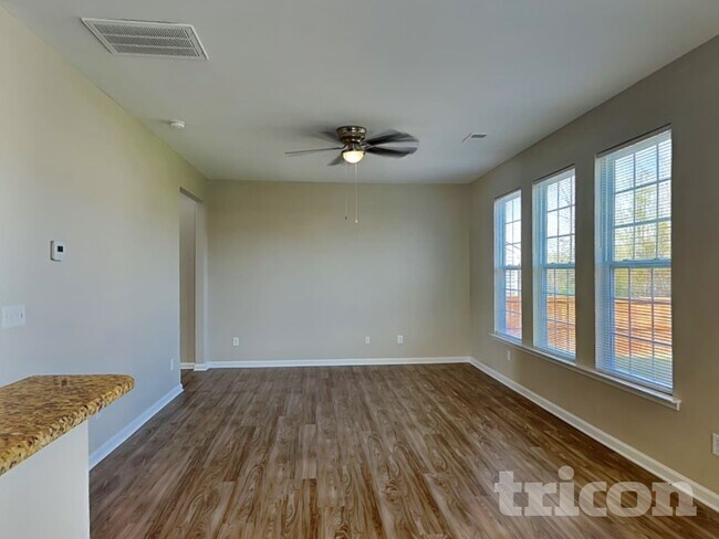 Foto del edificio - 651 Braekel Way