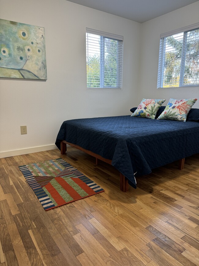 Main Bedroom - 515 Garfield Ave SW