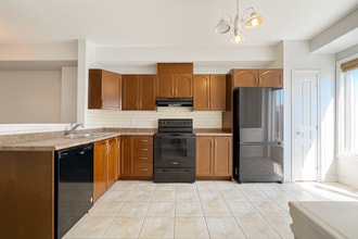 Building Photo - 89 Willow Ln