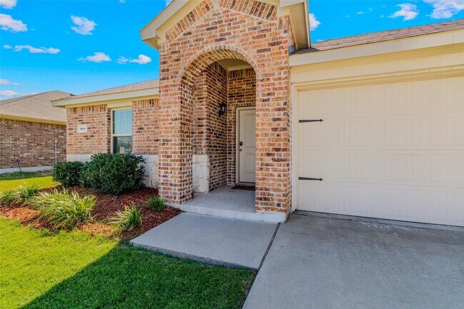 Building Photo - 803 Rustic Way