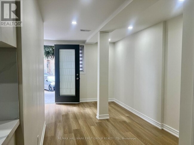 Building Photo - 31 Shining Star Crescent