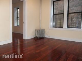 Foto principal - Studio, 1 bath Apartment - 2465 Tratman Ave