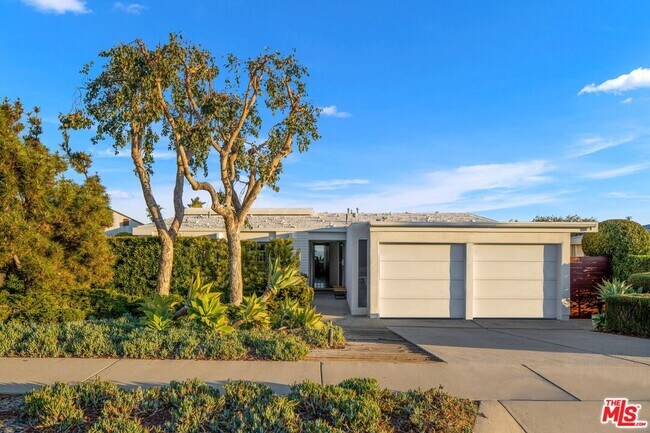 Building Photo - 18426 WAKECREST Dr