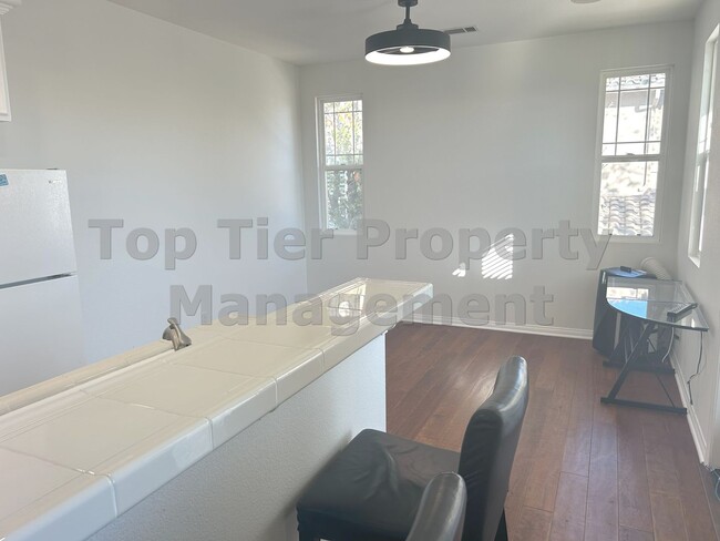 Foto del edificio - ***Private 1 bed / 1 bath / 750 Sqft ADU i...