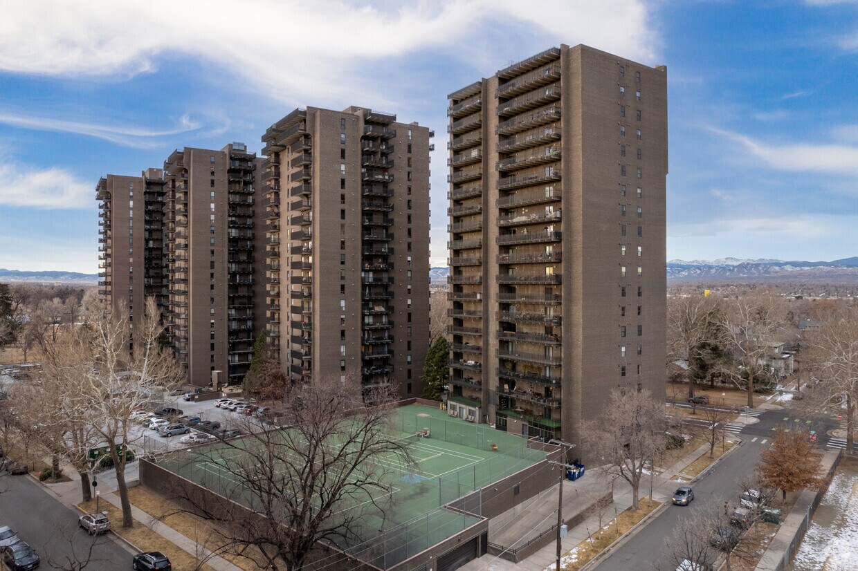 Park Place Condos Apartments in Denver, CO