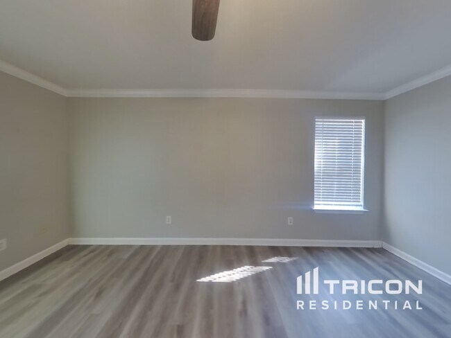 Foto del edificio - 7159 Crystal Creek Pl