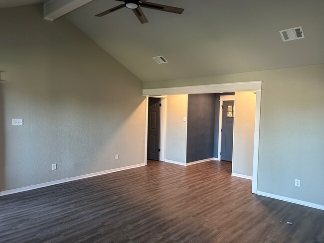 Building Photo - 713 Indian Springs Dr