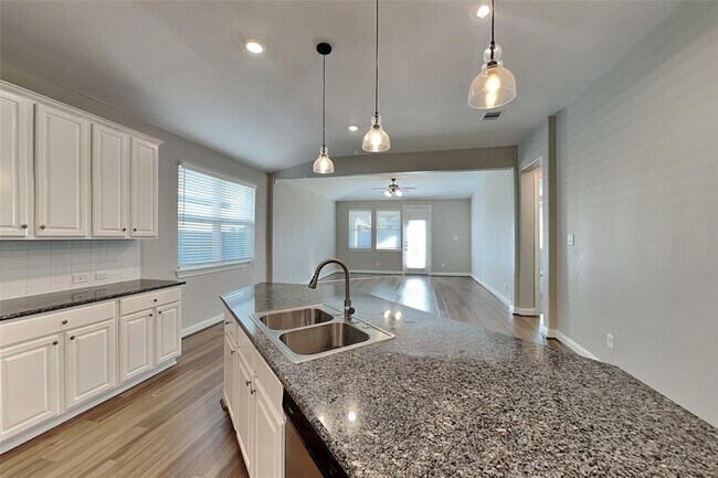Building Photo - 8810 Chapada Highlands Dr