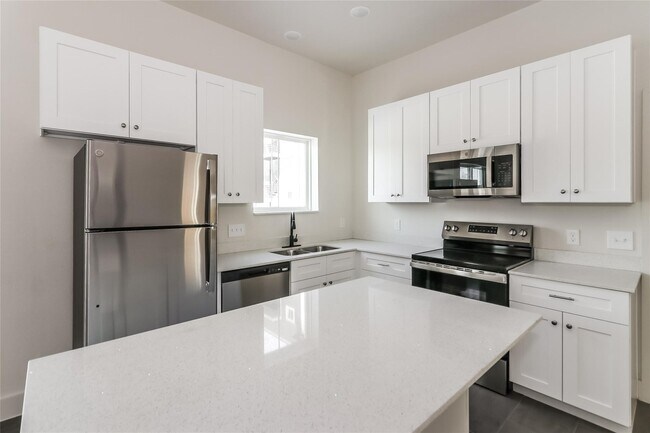 Foto del edificio - 3726 Bellfort Ave