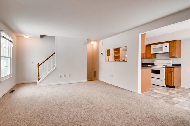 Building Photo - 1 Fox Run Ct